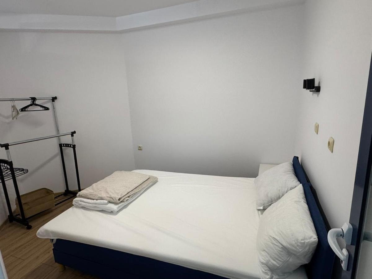 Bela Apartament