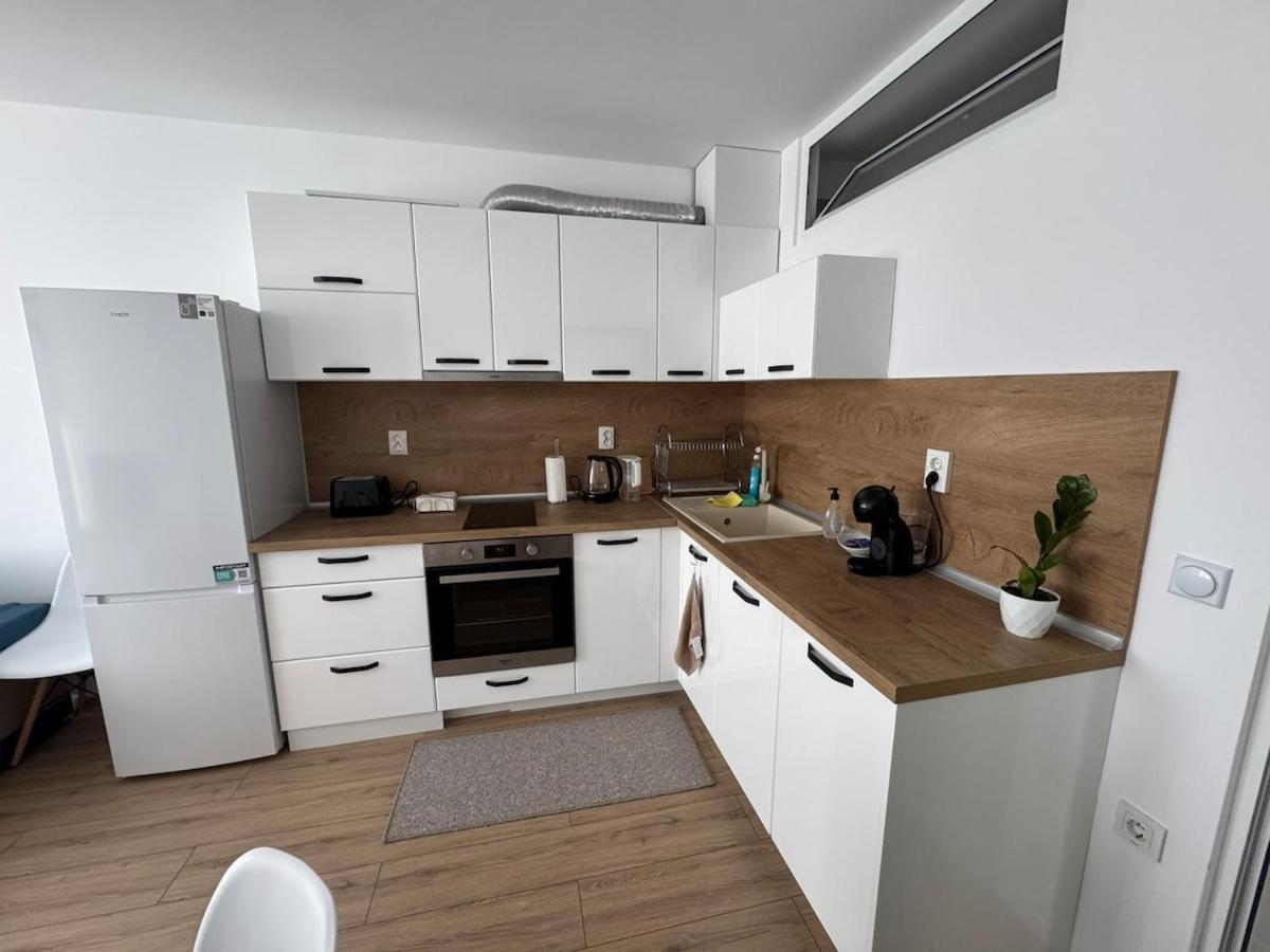 Bela Apartament