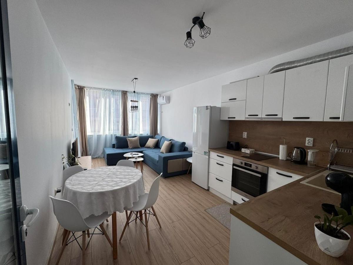 Bela Apartament *